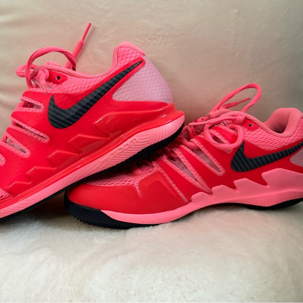 Women’s Nike size 9